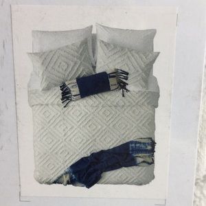 NIB Twin XL cotton bedspread / coverlet